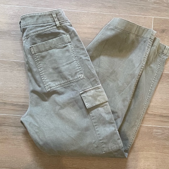 Gap Cargo Pant - Picture 2 of 3